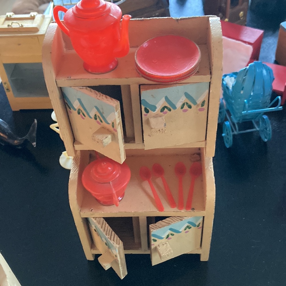 Vintage handmade doll house furniture with dishes & mini books ❤️❤️ - Picture 5 of 12
